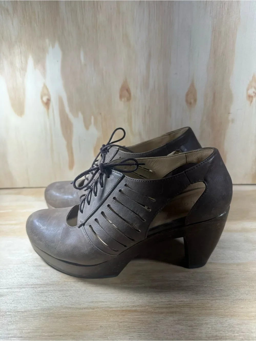 Coclico Lace-Up Cutout Heeled Shoes Women’s Size 6.5